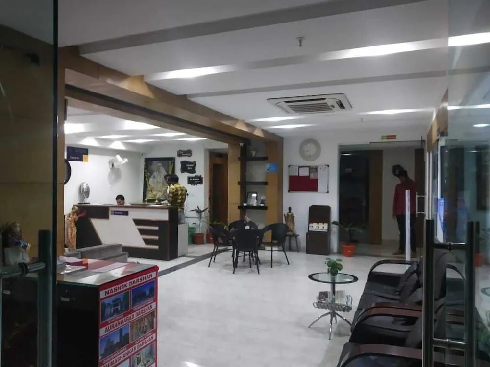 Sai Mukut Service Apartment