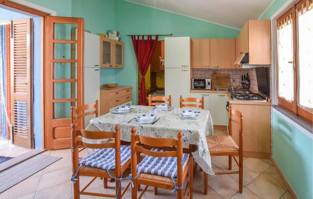 Stunning Home In Scaterina Di Pittinur