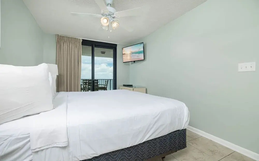 Phoenix East 2 2064 2 Bedroom Condo
