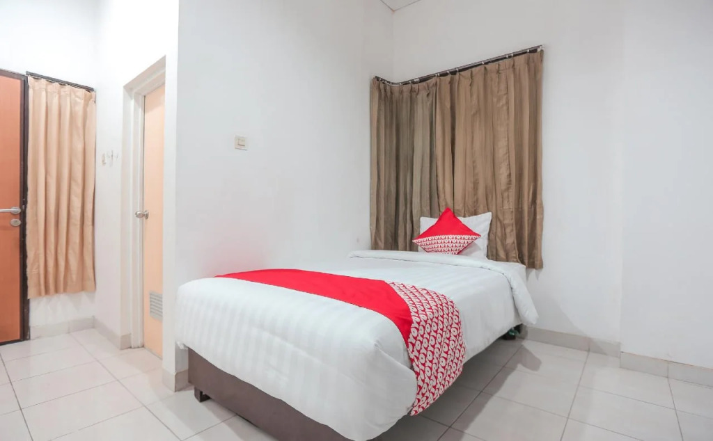 OYO 118 Dorothea Residence