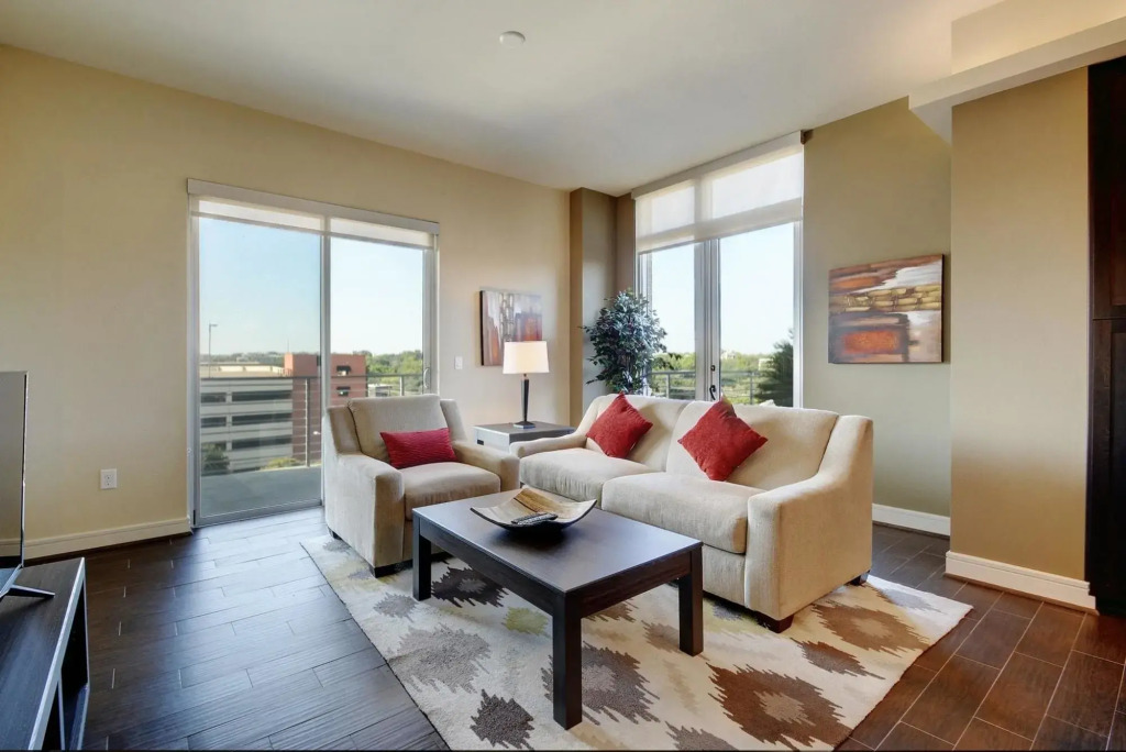 214 Barton 1Br 2Br