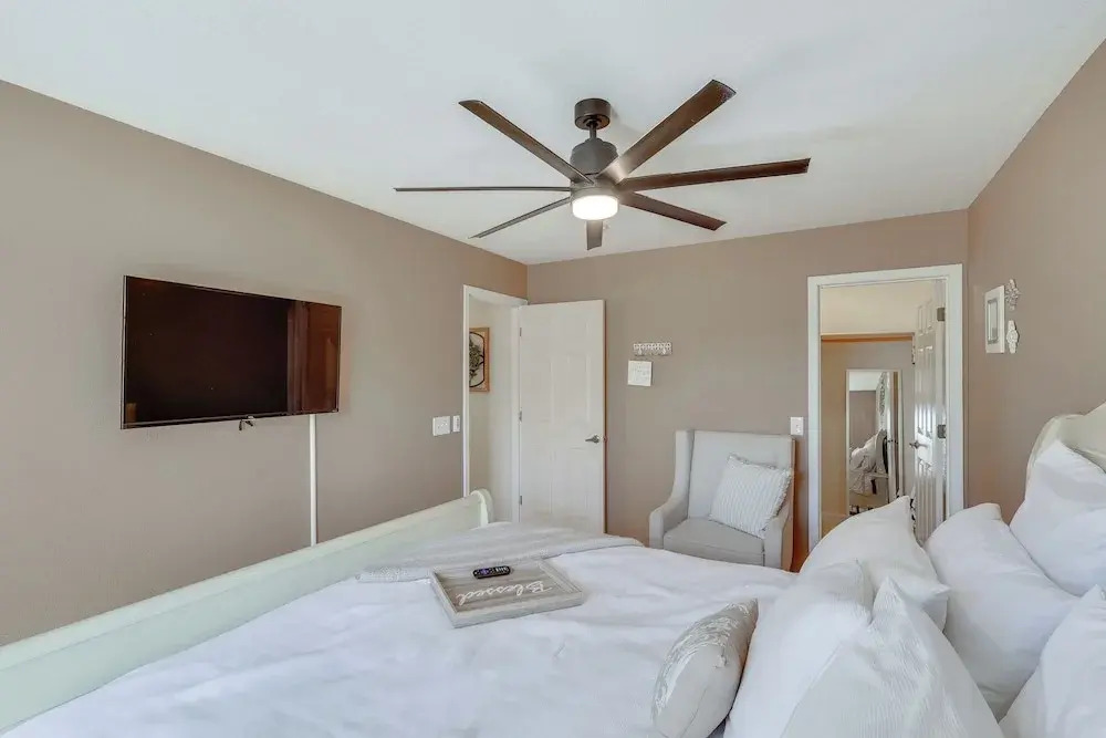 Hot Tub & Lake Views: Lake Havasu City Oasis