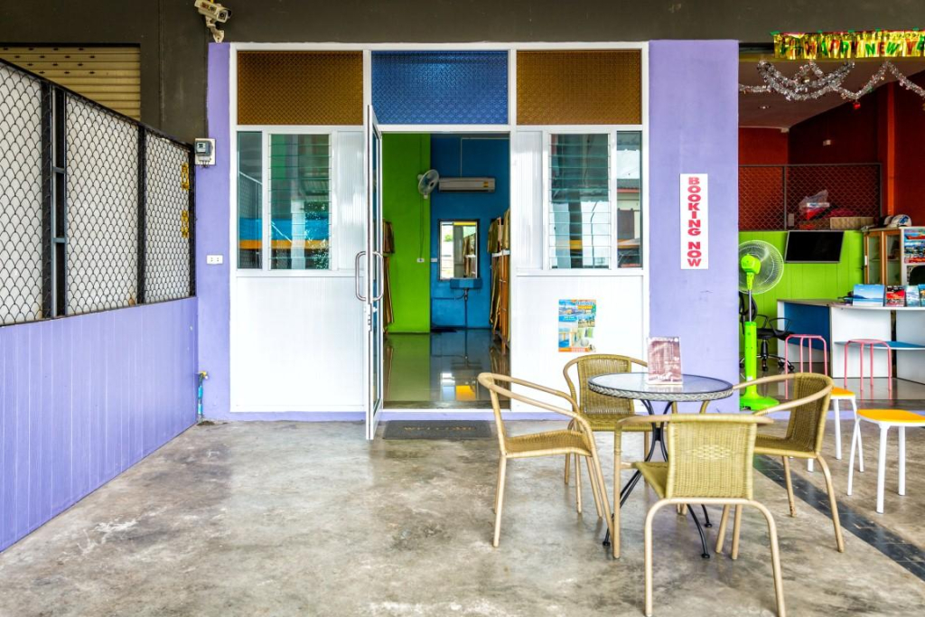Railway Hostel - Adults Only