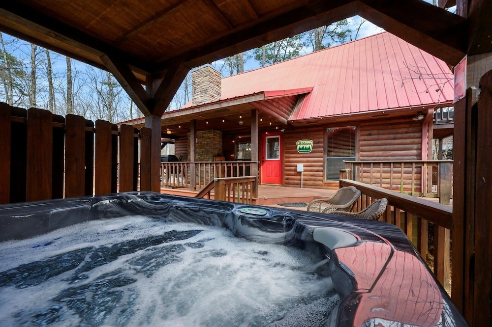 Kodiak Bear-hot Tub-playground-location