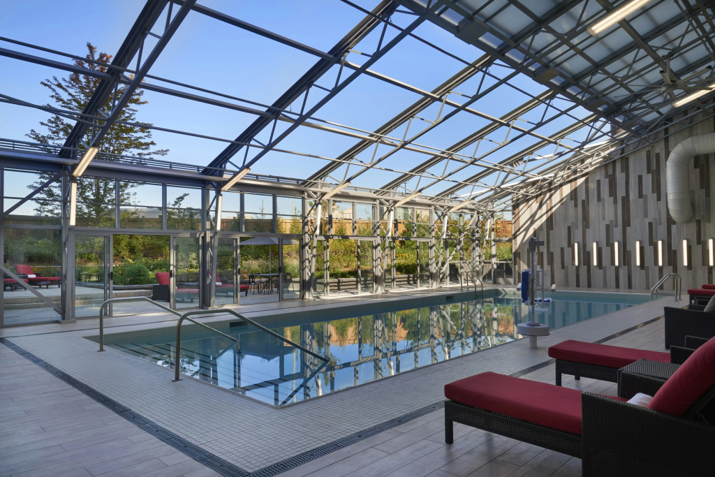 Hilton Toronto Airport Hotel & Suites