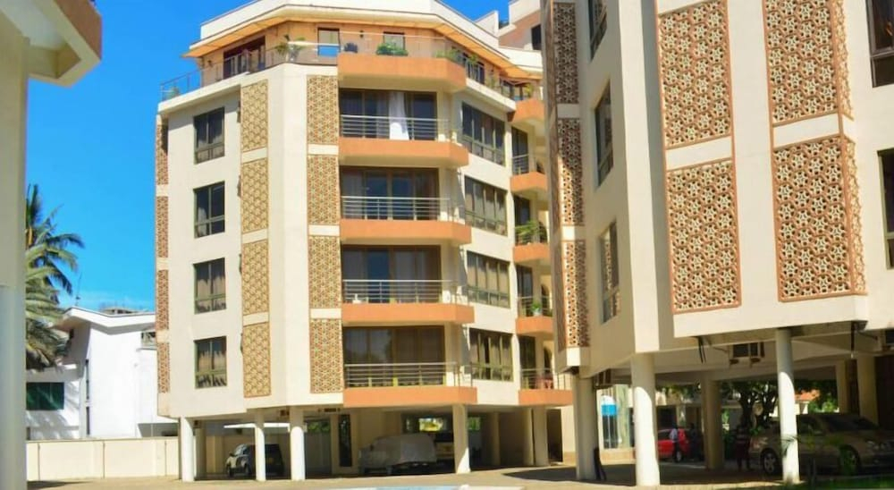 Lux Suites Dofils Assia Apartments
