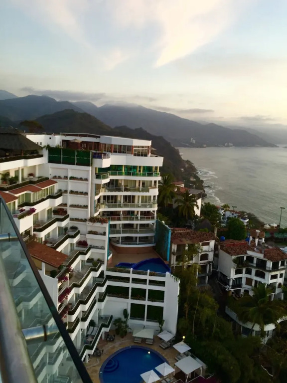 Spectacular Penthouse Oceanview 1bdr | Outdoor Pool, Prme Location 1 Bedroom Apts