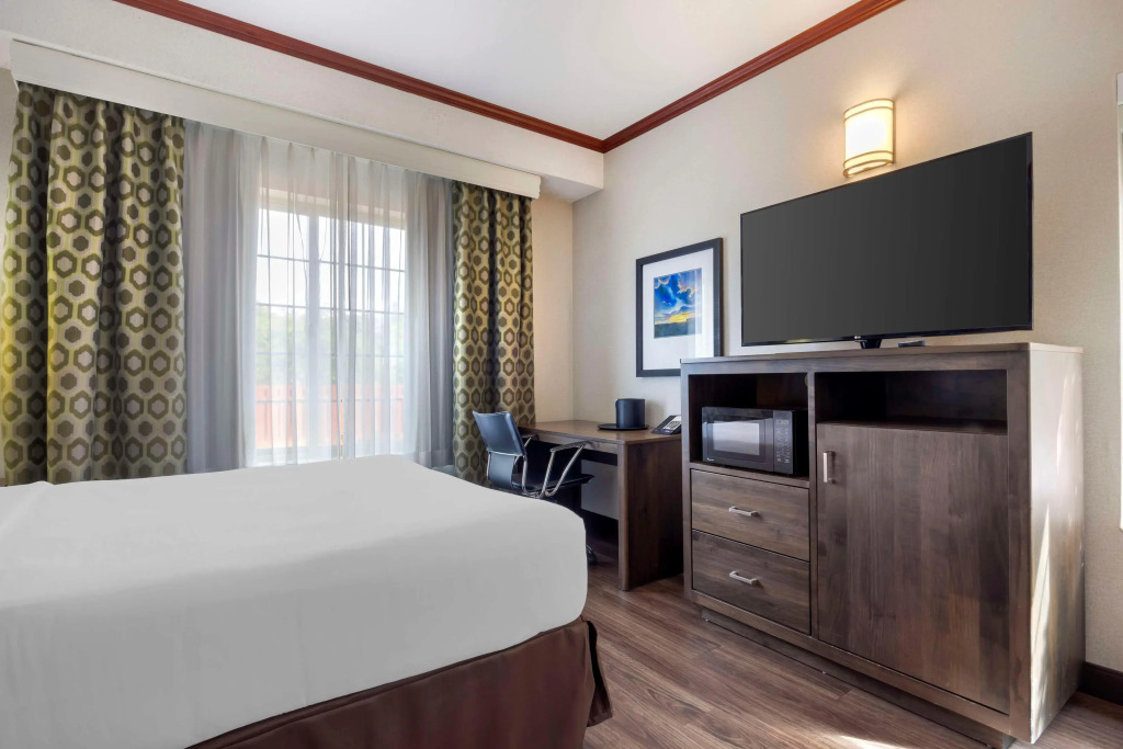 Best Western Plus Northwind Inn & Suites