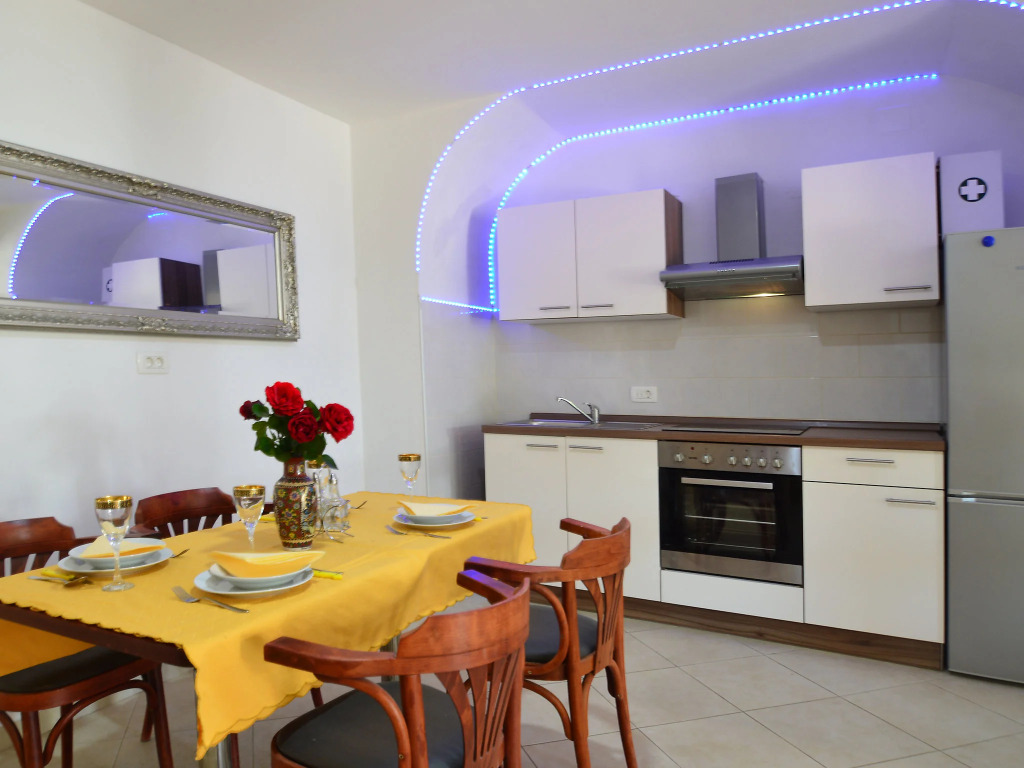 Holiday home Andrea with whirpool by Villas Guide