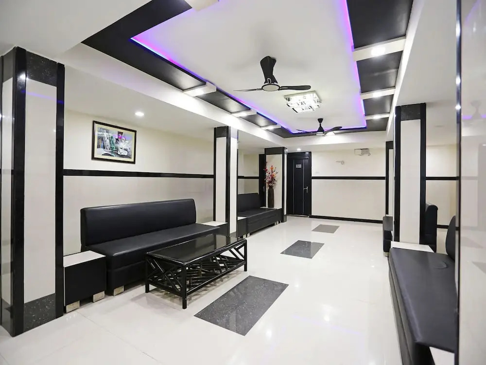 OYO 9050 Hotel Saya