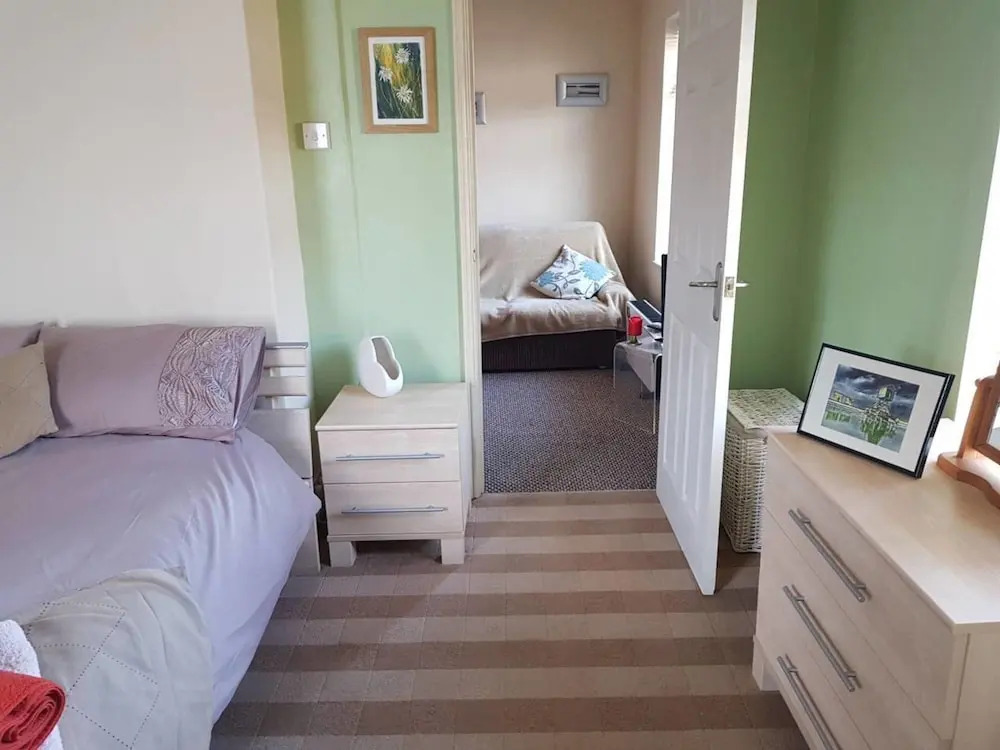 Apartment - Sleeps 4 - Pet Friendly - Balcony