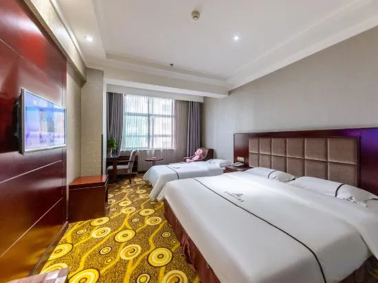 Dunhuang Binhe International Hotel (Dunhuang Night Market & Dunhuang Bookstore)
