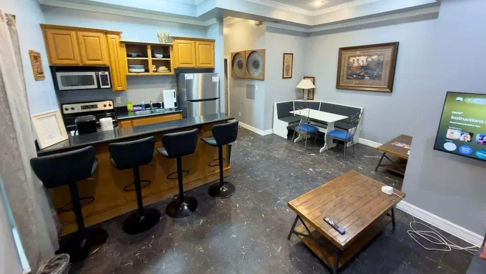1st Floor Pool Affordable Near Beach 2 Bedroom Apts