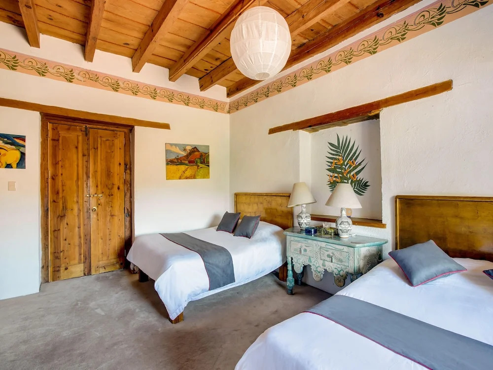 Collection O Hotel La Batucada