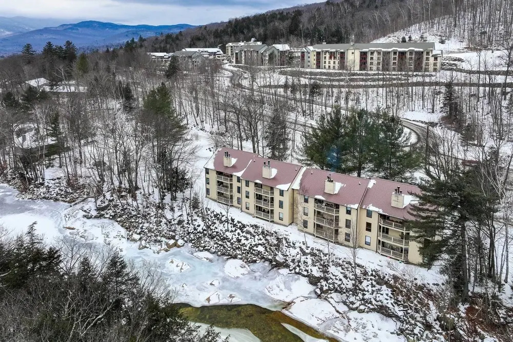 Riverfront Lincoln Condo: 1 Mi to Loon Mountain!