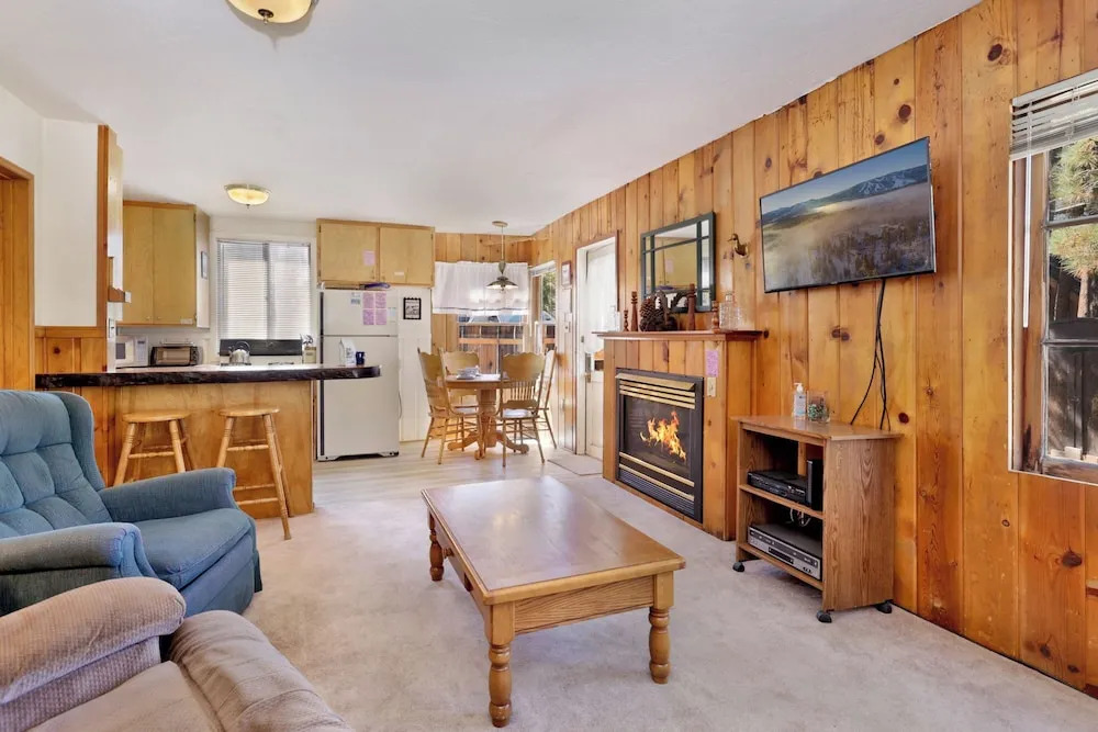 Jus’ Restin Village Retreat | Steps to Big Bear Village, Dining & Shops