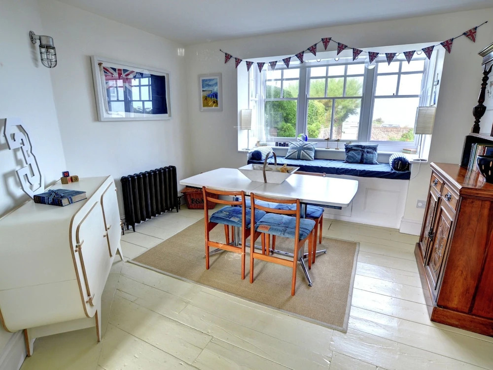 Spacious Home With sea Theme Directly Situated at the sea in Broadstairs