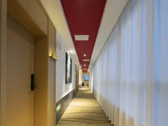 Magpie CC Hotel (Zhoukou Passenger Transport Center Yifeng Plaza)
