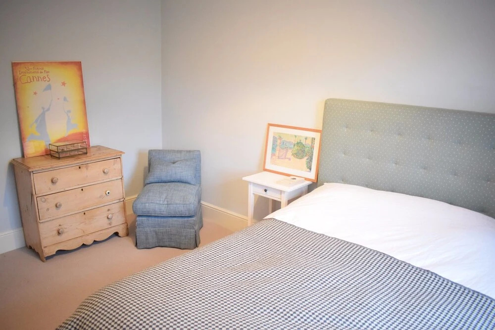 Shepherd's Bush 2 Bedroom Home