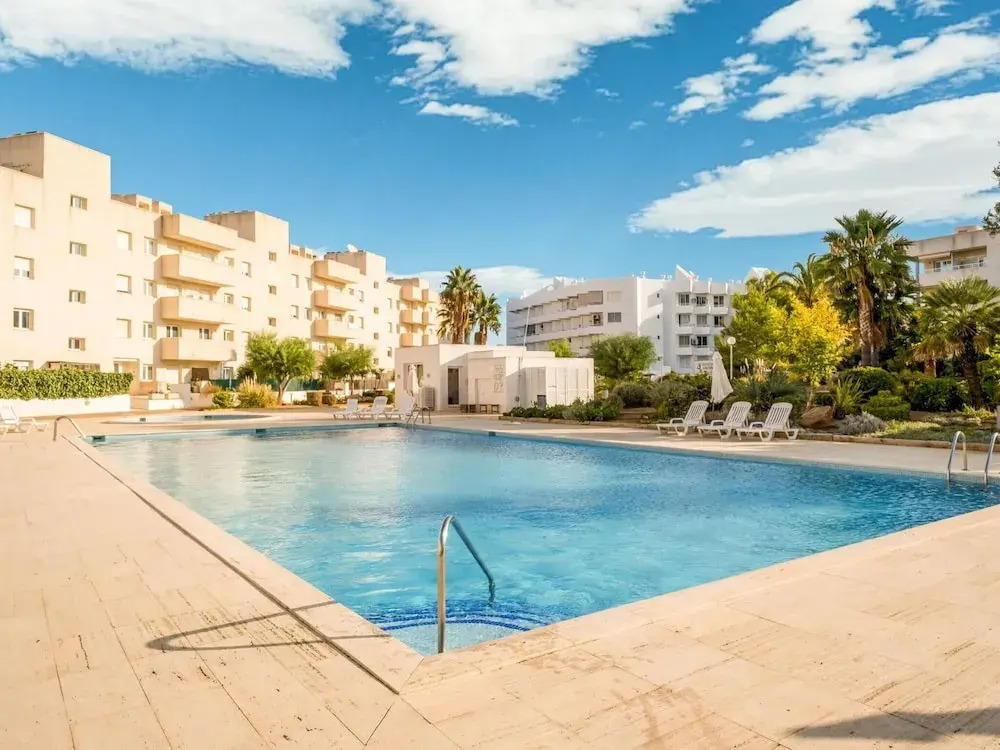 Pretty Holiday Home in Sant Josep de Sa Talaia near Sea
