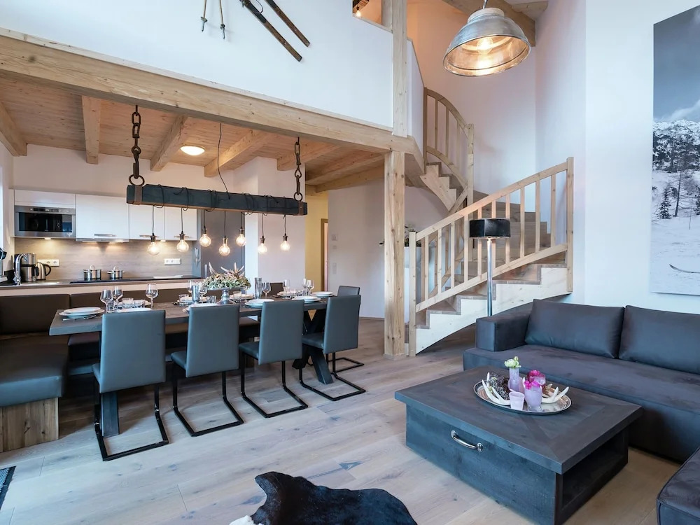 Apartment Alpendorf near Ski Slopes