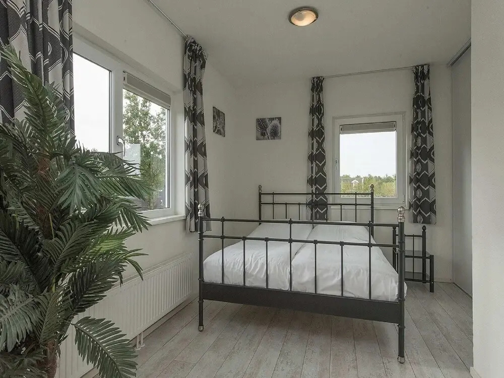 Peaceful Holiday Home in Zeewolde with Sauna