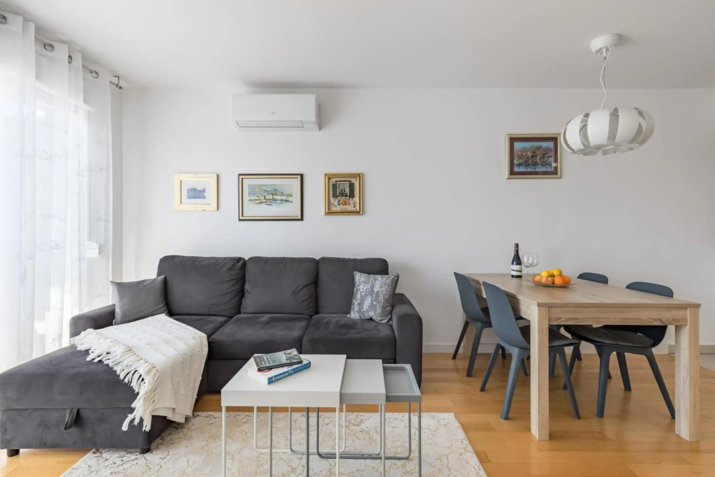 Apartment Diva, a nice condo with free parking