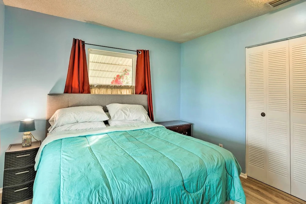 Port St Lucie Vacation Home w/ Lanai & Pool