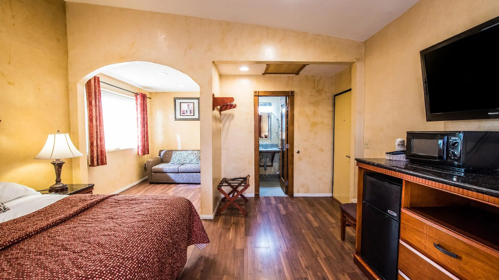 Hollywood Downtowner Inn