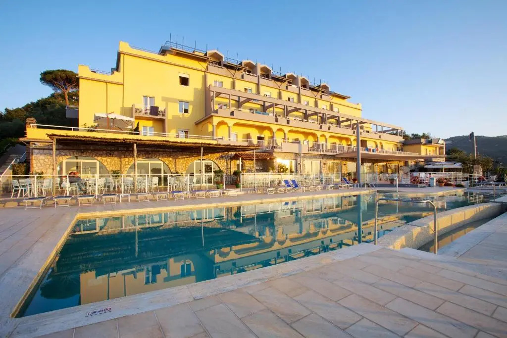 Отель Art Hotel Gran Paradiso