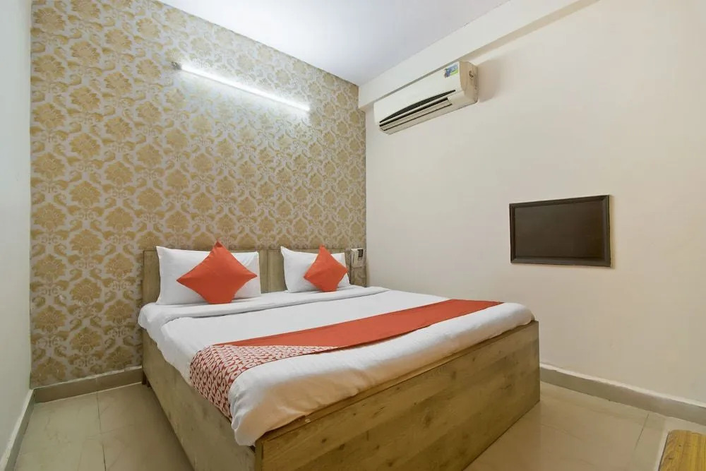 OYO 24376 Merriment Residency