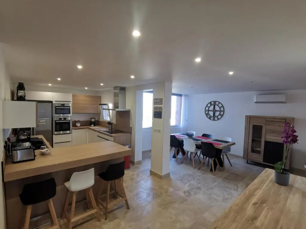 Grand T3 85 M2 Situe a 15 Min a Pied Des Plages