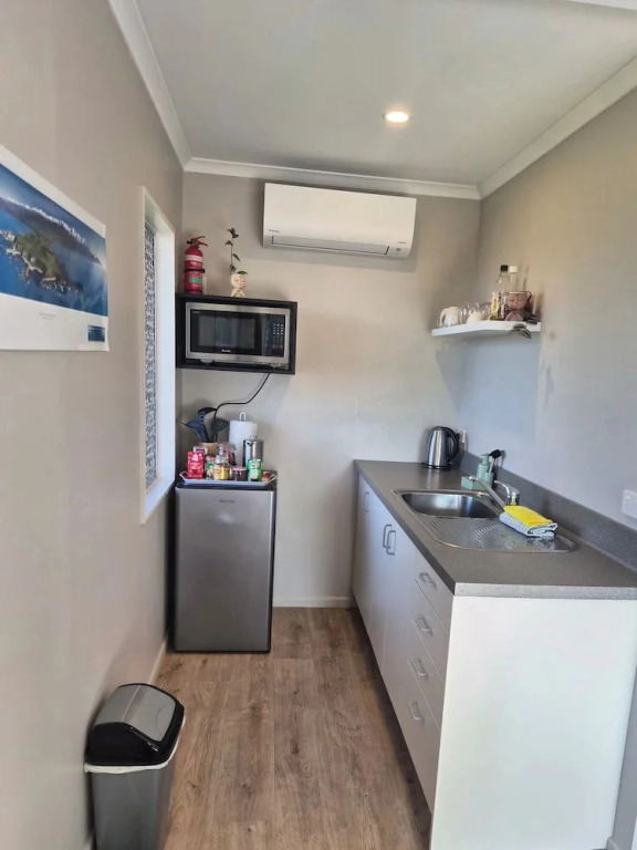 Centrally located Hilltop Apartment