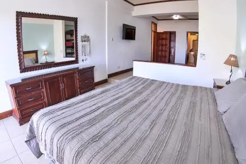 Ocean View - Fully Furnished Studio Perfect for Couple