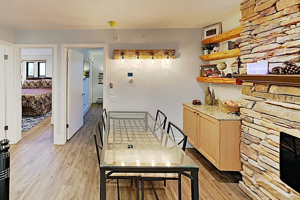 Luxe W/ Pool & Hot Tub - Steps To Lifts! 2 Bedroom Condo