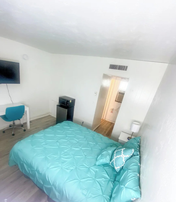 Uptown Inn & Suites