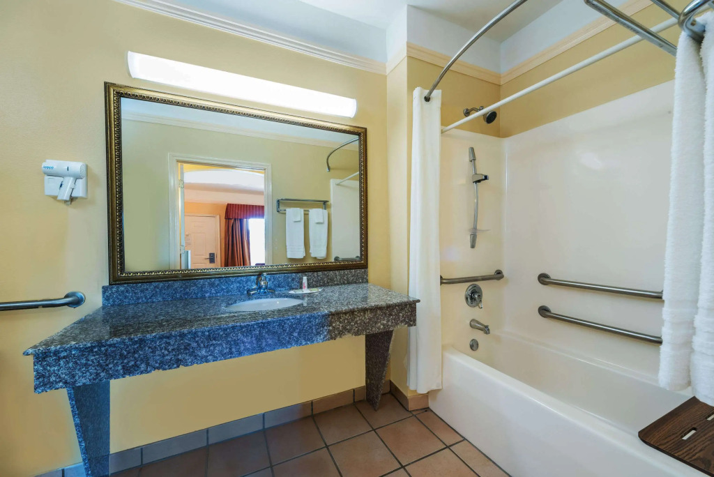 Quality Inn & Suites Greenville