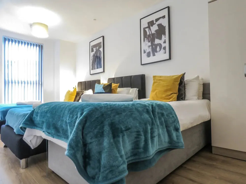 Tudors eSuites Birmingham Canalside Apartments