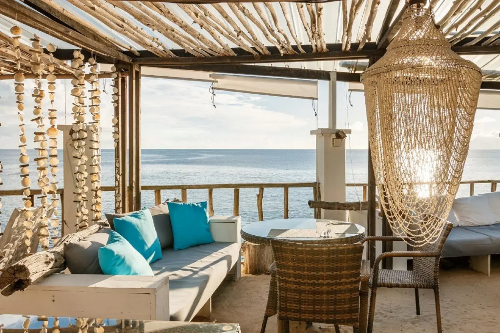 Bliss Hotel