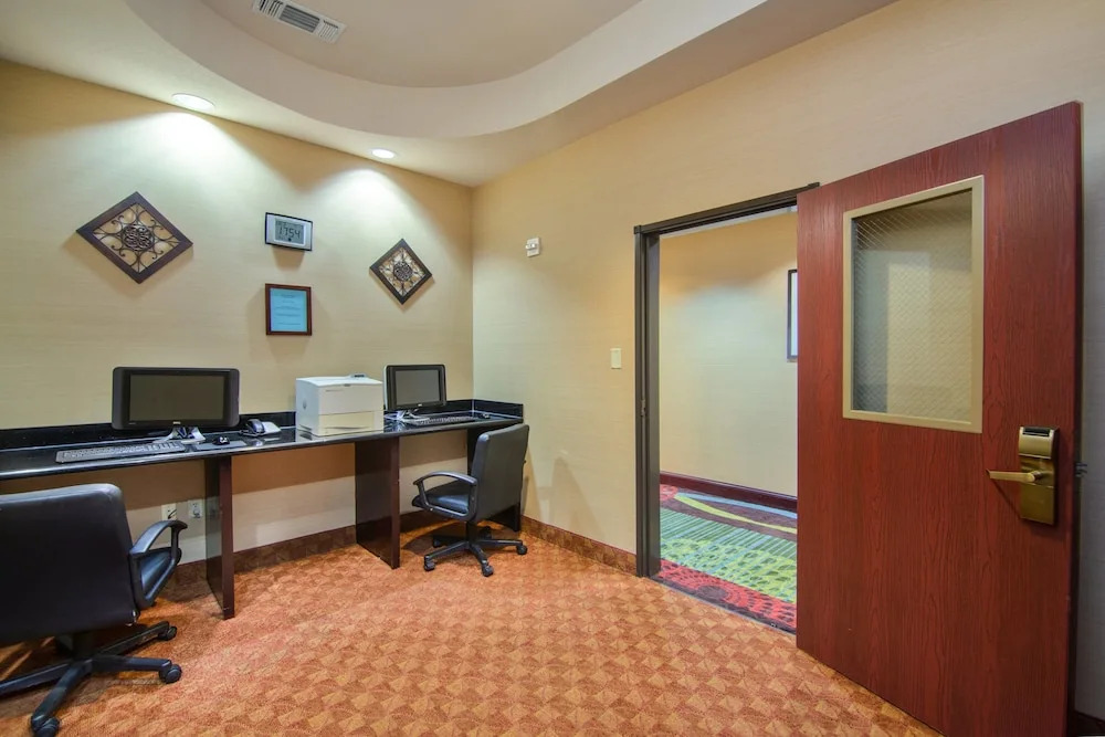 Country Inn & Suites by Radisson, Terrell