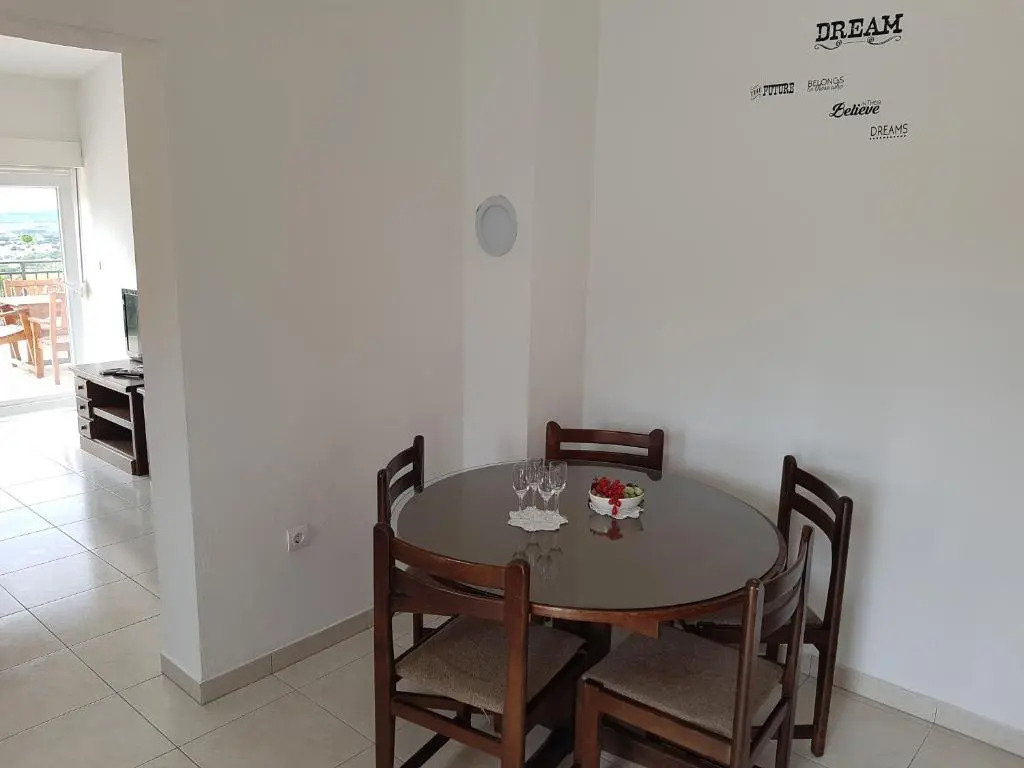 Apartments and rooms Niki 2