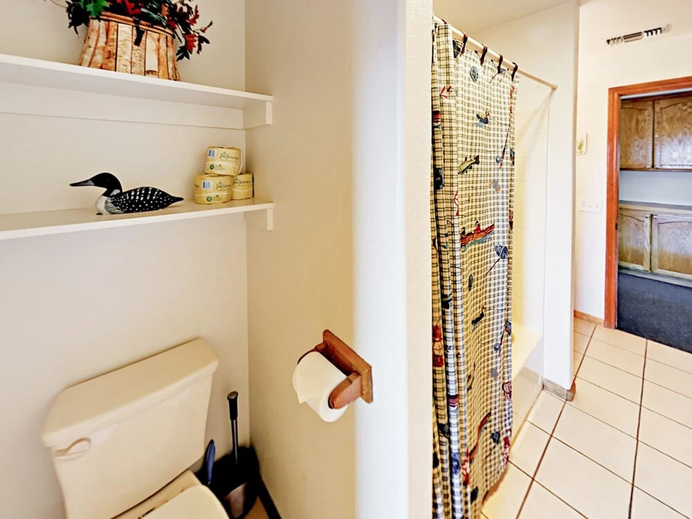 1174 Alameda Rd Home 4 Bedrooms 2 Bathrooms Home