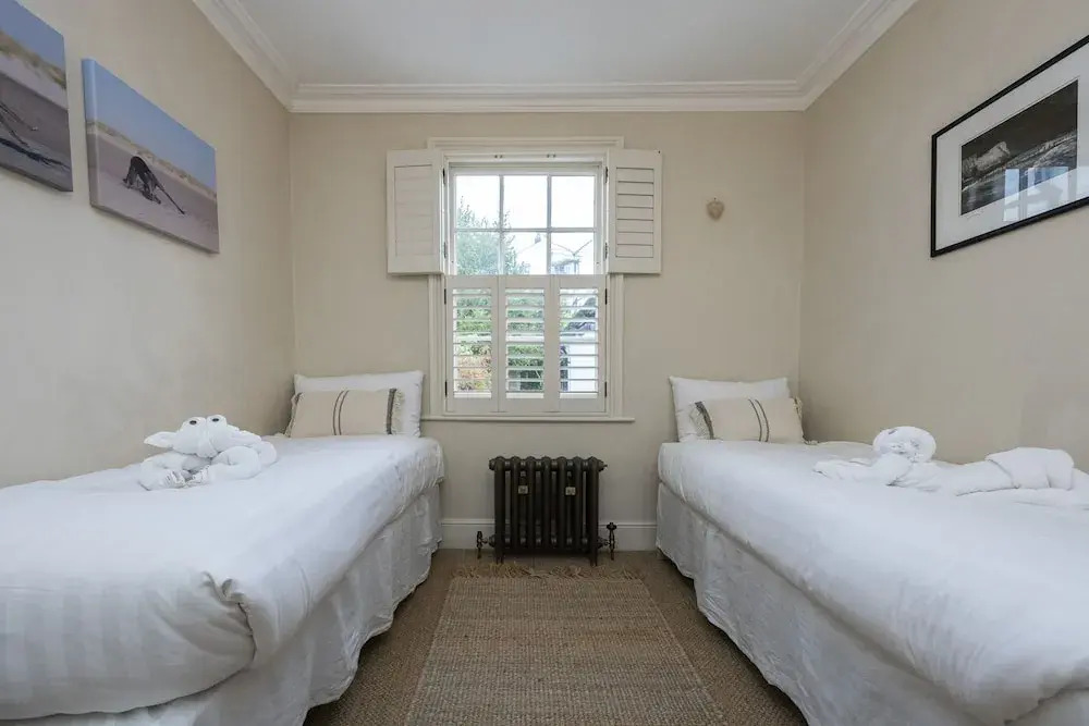 Host Stay The September Cottage