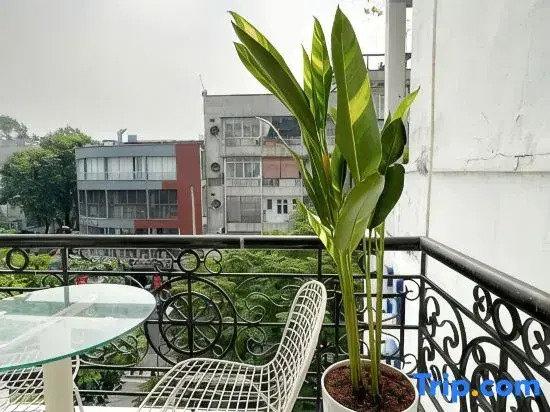 Cozy Saigon Sunset Apartment - Steps to Bui Vien Nightlife