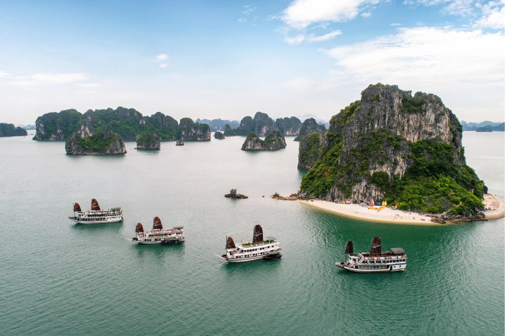 Swan Cruises Halong - Off-the-Beaten-Path Route