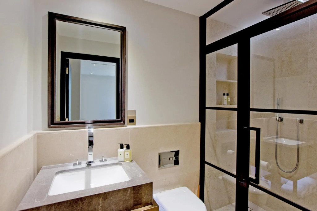 Gs17 - 3 Bed Deluxe in London