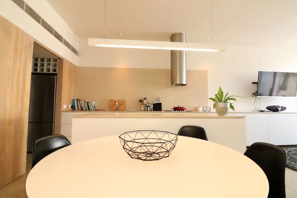 Inspired Designer Carlton North Terrace - Rejuvenate Stays