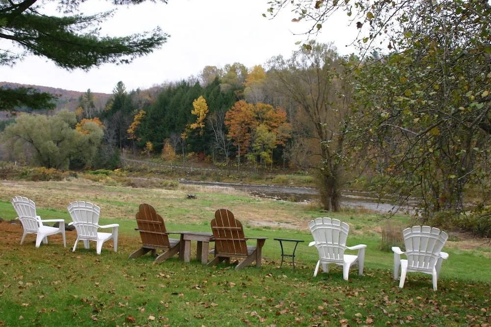 The Lincoln Inn & Restaurant At The Covered Bridge