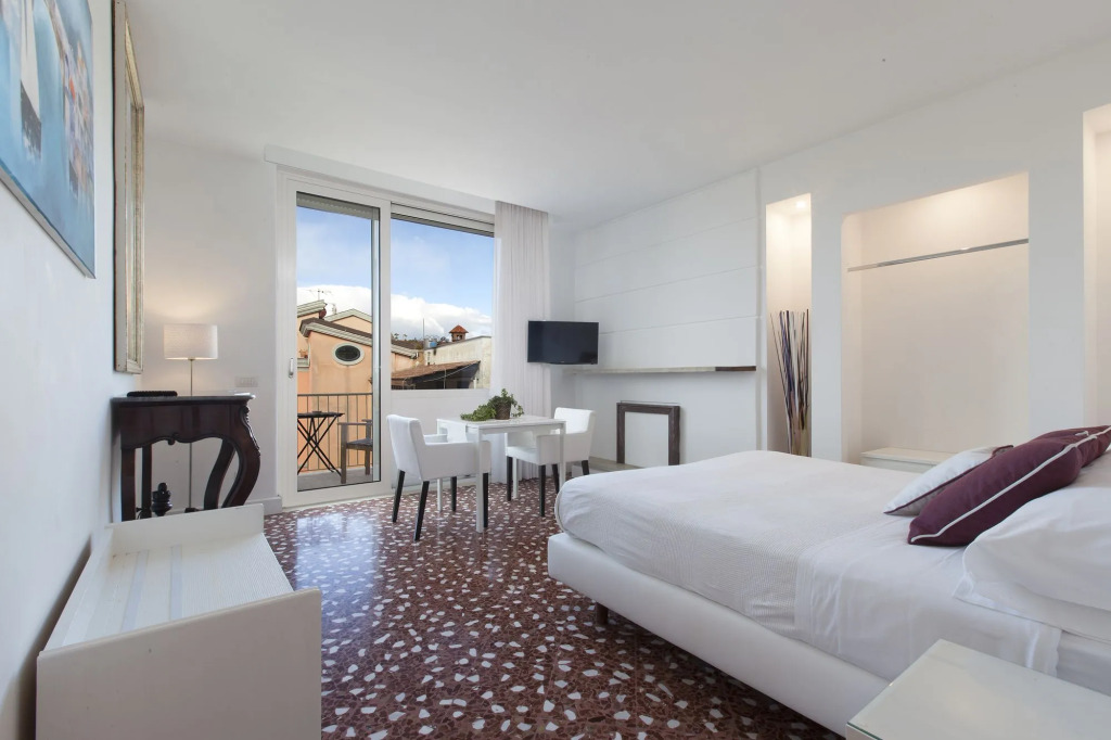 Sorrento Apartments