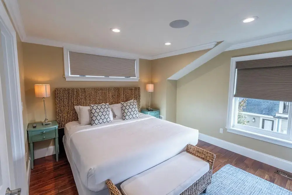 The Newport Lofts - 543 Thames Street